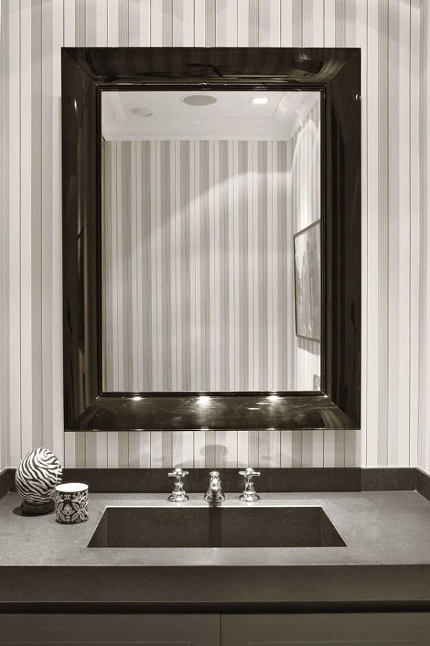 François Ghost Wall Mirror by Kartell Furniture Accessories François Ghost Wall Mirror by Kartell Furniture Accessories